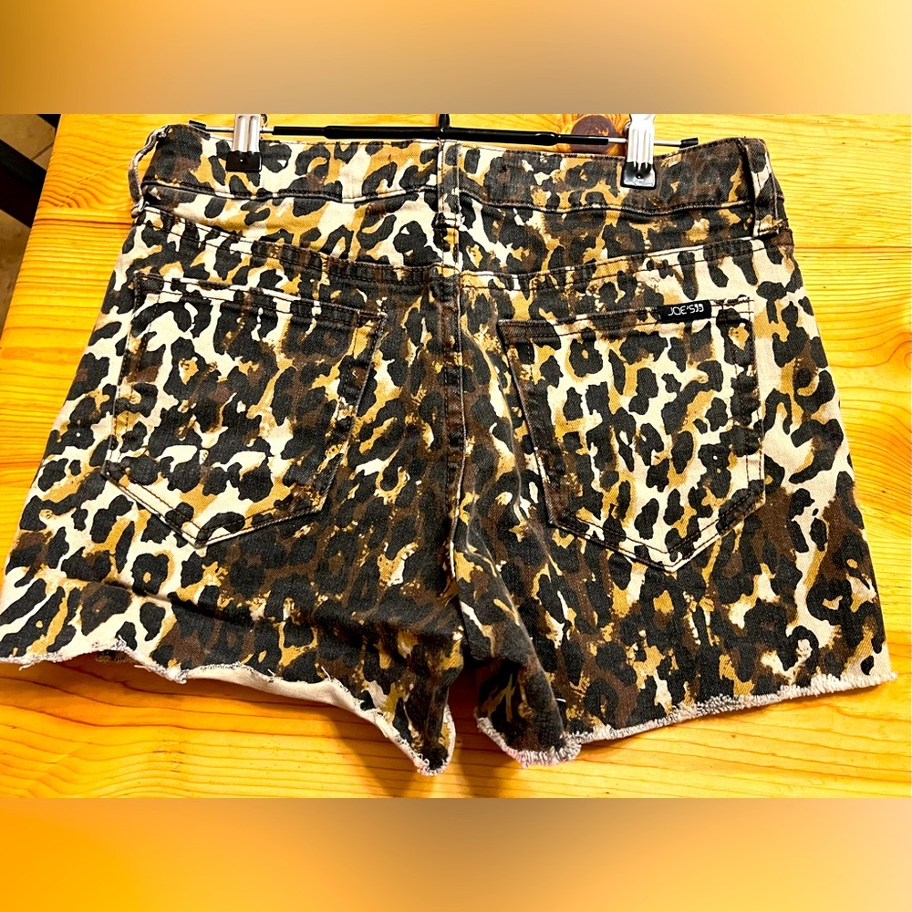 Joe’s leopard print high waisted jean shorts, Size 27